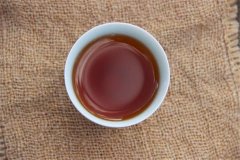 黑茶中茶砖的撬茶方法
