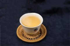 安吉白茶是绿茶，鸭屎香里没有鸭屎！