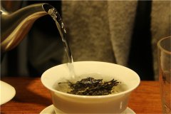 喝过绿茶西湖龙井，再来喝一喝红茶味的龙井！