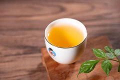 夏天最好的饮料就是绿茶！